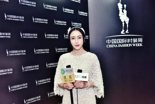 服装设计师杨可可受邀出席中国国际时装周