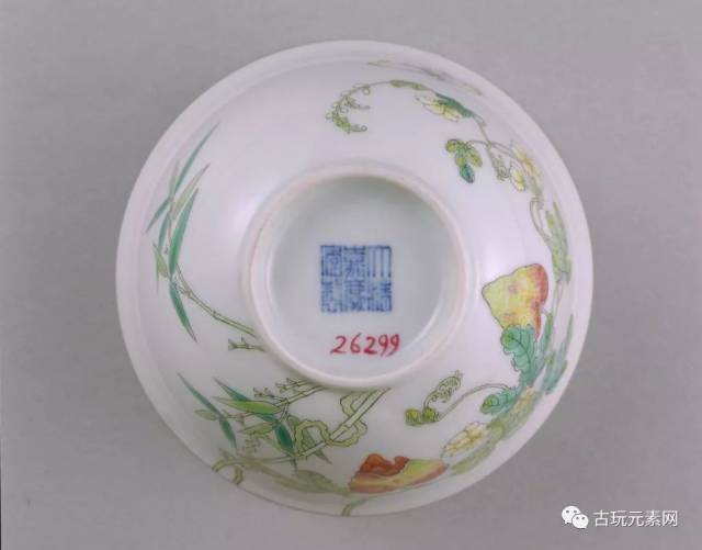 瓷器上的“籁瓜纹”寓意瓜蝶连绵，子孙昌盛_搜狐网