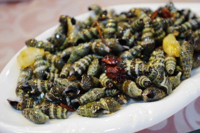 沙螺:这种螺看起来像闽南人喜欢的下酒菜甲锥螺,实际上还是有差异的