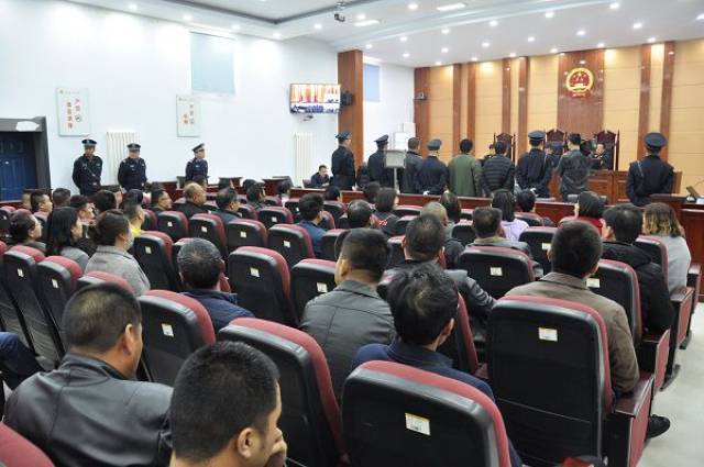 尚义县4人因涉嫌寻衅滋事公开受审