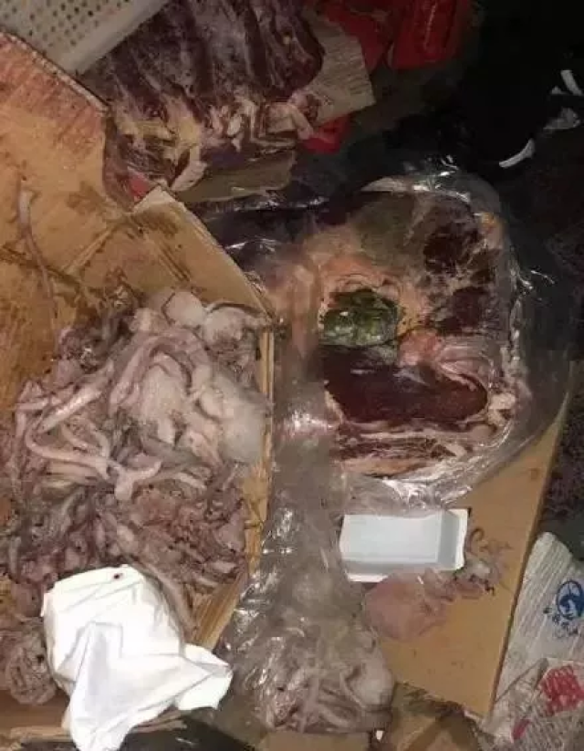 学校饭堂"腐食"问题惹风波,选对饭堂承包是关键