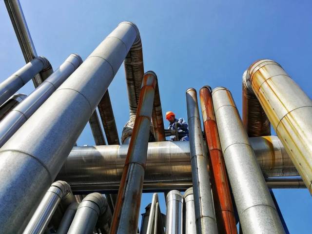 打响烷基化蒸汽管线吹扫打靶攻坚战