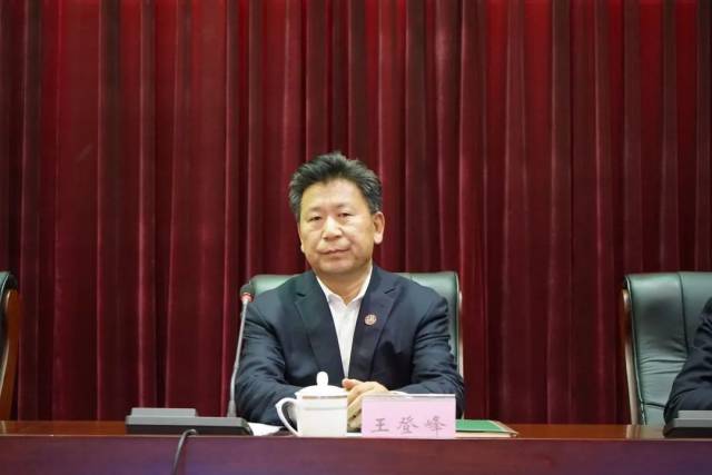 宣传部长卢也,德阳市委教育工委书记,市教育局局长屈直,绵竹市副市长