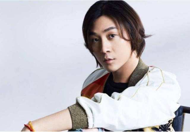 虎牙不求人直播吃鸡被挂秒杀,定睛一看ID,原来