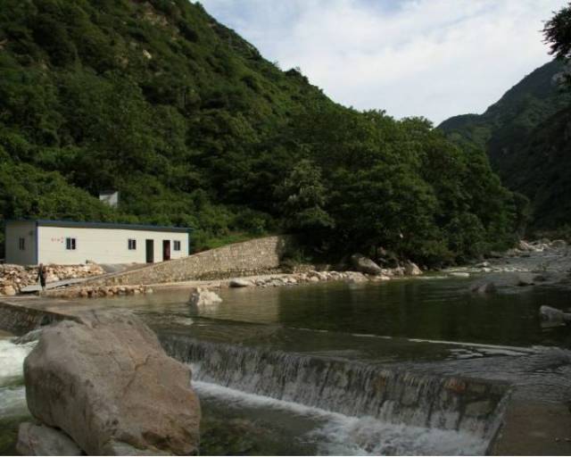 户县八景之一的高冠瀑布