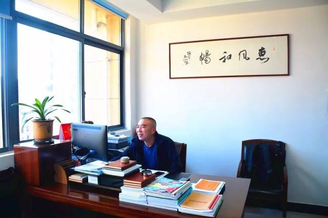 市教育局开展机关"最美办公室"评比