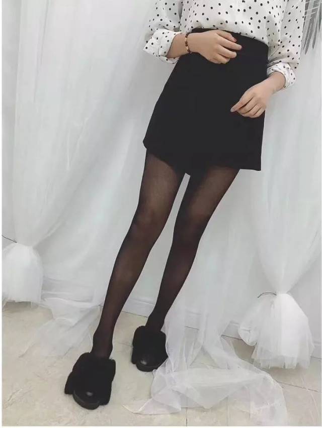 高效瘦腿美腿,你还真看不出来我穿了丝袜了._只押