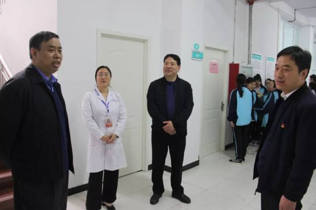 孟津县第二人民医院院长刘海朝,孟津县教体局局长马化峰