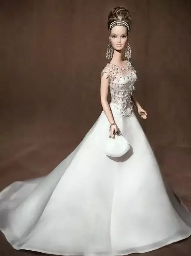 以该公司旗下产品来称呼,刘昂星→小当家,赵瑜→及第师父,赵梅丽→嘟