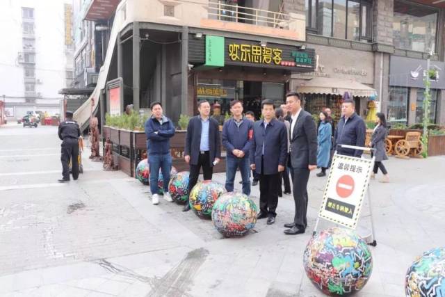 区委常委,组织部长杨中良讲话,徐州团市委副书记王景光宣读青年文明号