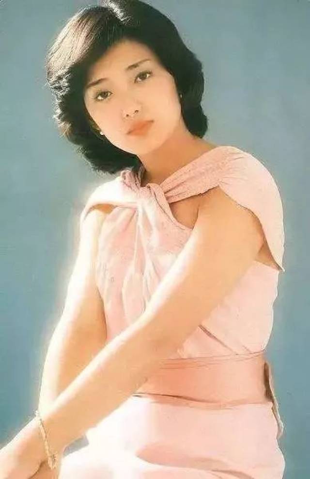 对于很多中国观众而言,日本明星山口百惠是一个熟悉而遥远的梦.