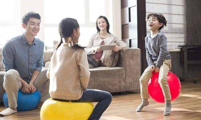 陪伴孩子玩游戏,家长别犯这几个禁忌,以免得不偿失