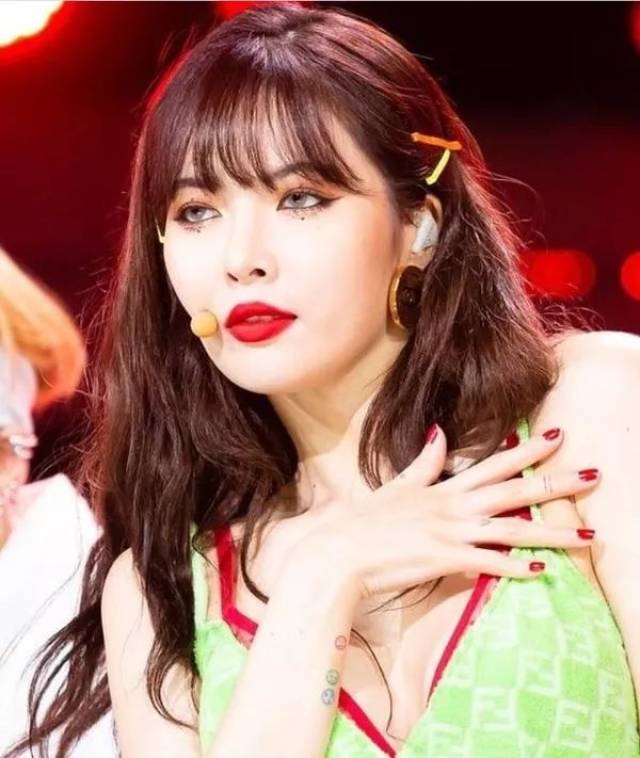 9102年至in搭配—泫雅同款发夹