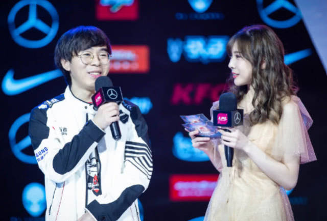 大舅子超越uzi,2300伤害遭质疑,we揭幕战惨败离场_手机搜狐网