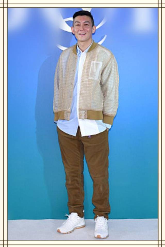 陈冠希一改放浪少年样开衫叠穿衬衫帅气有型梳油头男人味爆棚