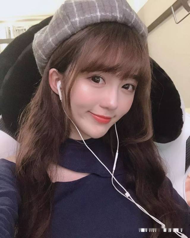 超甜的短发游戏主播——妮妮子!小哥哥,恋爱吗?