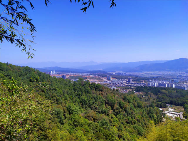 云南腾冲:宝峰山探幽揽胜