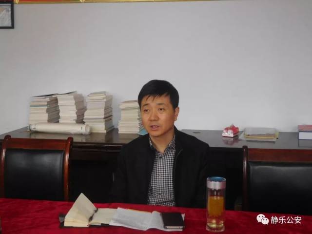 静乐县副县长,公安局长刘元丰在赤泥洼乡开展入企进村服务工作