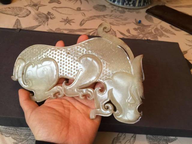 2657万成交：”东周黄玉瑞兽玉佩饰“刷新香港苏富比记录_搜狐网