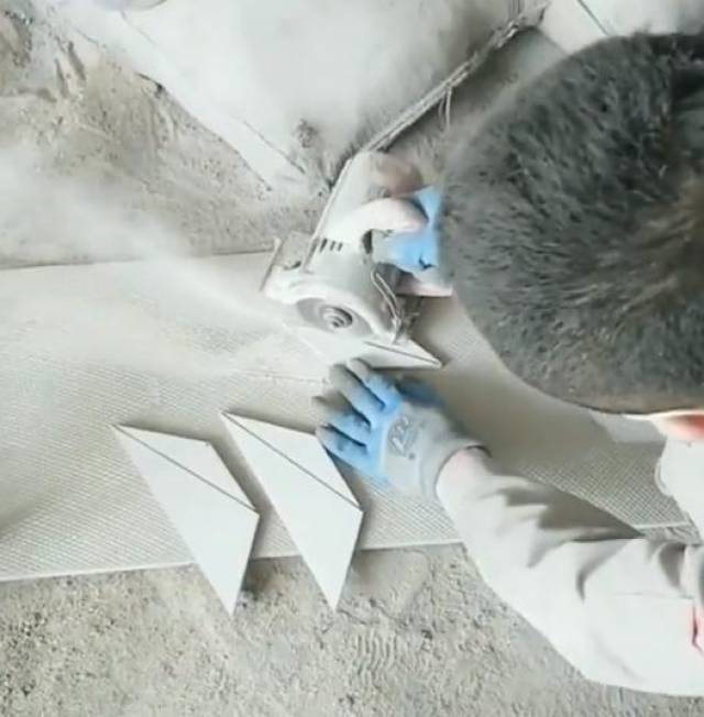 看到师傅这样做卫生间地漏,懂行人就知道不用验收了,直接付钱!