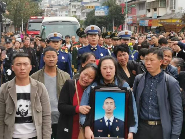 清明节,整个麻江在哭泣!迎接烈士杨瑞伦遗骨,山河已无恙,英雄请还乡