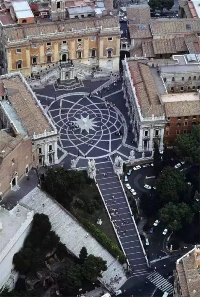 这两幅巨作 成为永久垂名美术史的 米开朗基罗设计的卡比多里欧广场