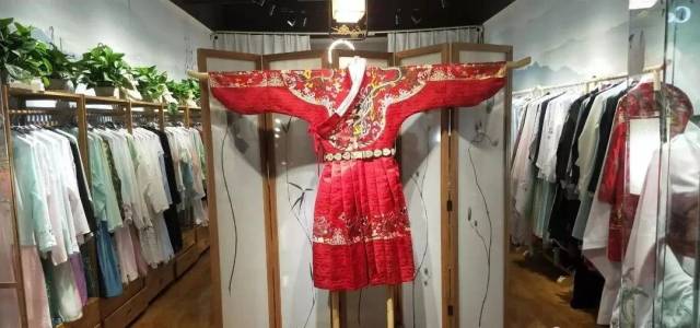 太古里小姐姐都流行穿汉服了?成都这些地方就能定制!