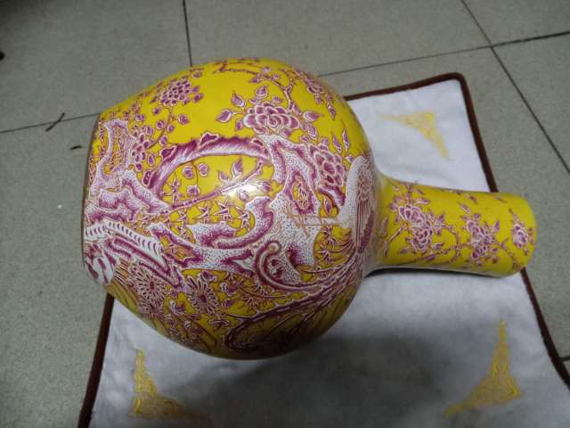 中国　色絵　瓶　天球瓶　鳳凰鶴桃果人物図　大清康熙年製銘 趣楽】 香蘭社謹製 色絵極彩地紋雲麒麟龍鳳凰図花瓶 高さ
