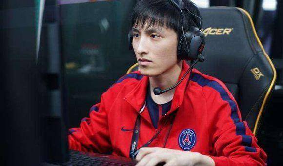 lgd的核心位选手,id为ame的王淳煜刚刚度过了自己的22岁生日.