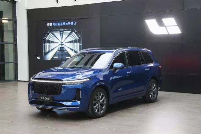 電動平臺打造,定位於中大型suv,提供6座/7座兩種佈局,車身長度超過5米