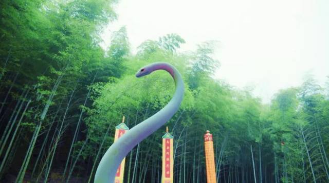 新版白蛇,雷峰塔都压不住!