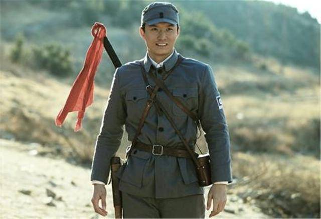 我们缴获了日军的军大衣会穿吗为何很少见八路军穿