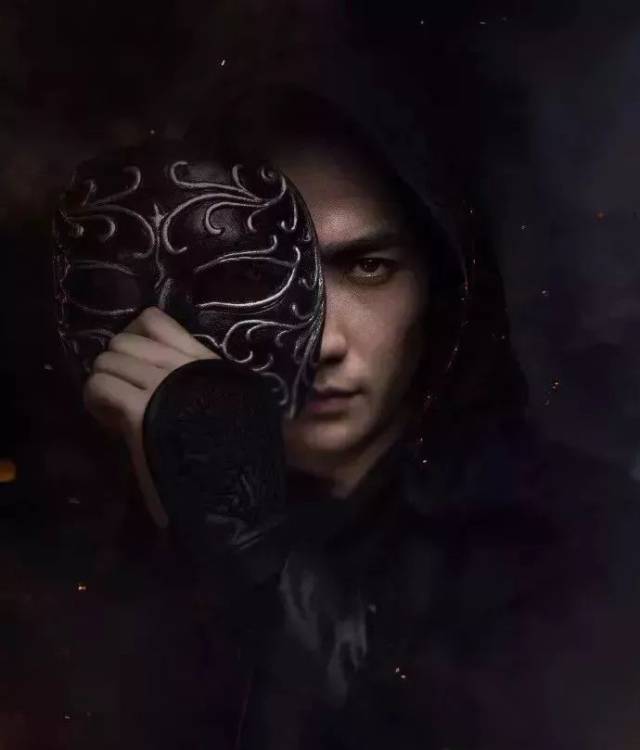 还是剧里的大反派夜尊(原著里名字是:鬼面), 夜尊作为沈巍的亲弟弟