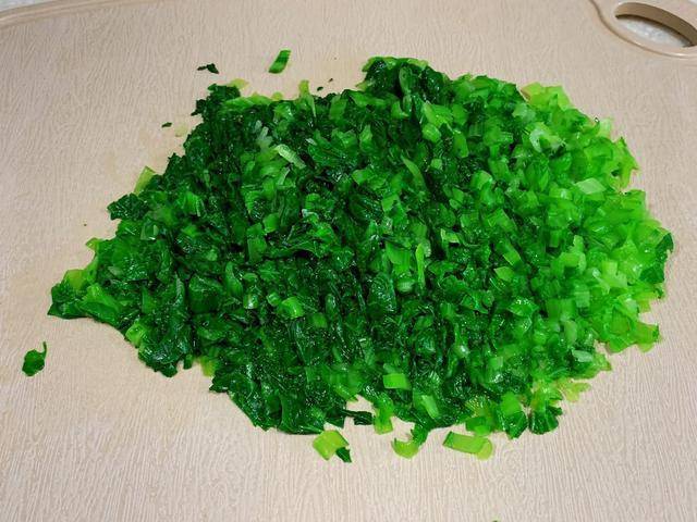 青菜怎么剁碎,青菜咋切,切菜_大山谷图库
