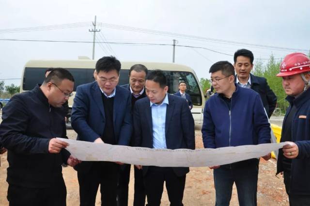 新沂市委书记高山现场观摩交通重点工程