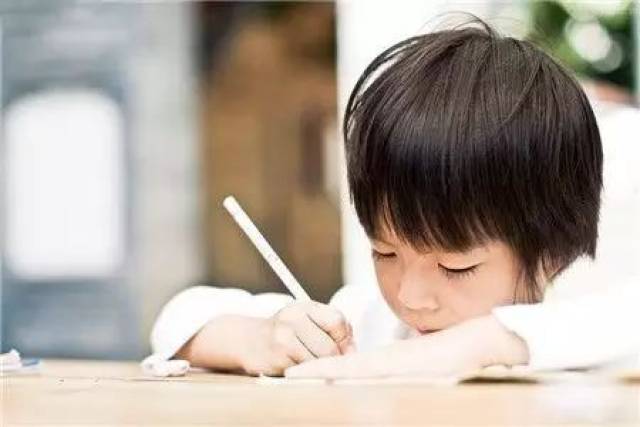 7,不正确的坐姿