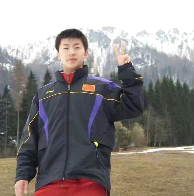 乒坛明星年轻照,张继科不变,马龙越来越年轻,而他锅盖头最可爱_手机