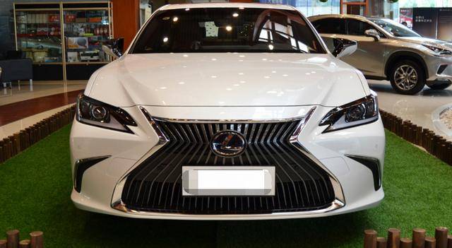 雷克萨斯es300落地超40万贵吗一奔驰e级车主给出评价