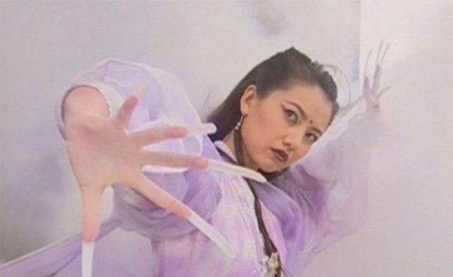 的九阴白骨爪,但是她却没有练成正宗的九阴白骨爪,练的自己走火入魔