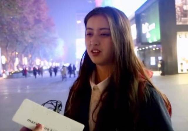 月工资多少才能谈女朋友?00后一开口,90后:还