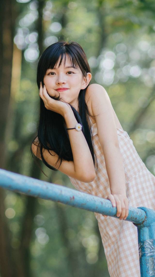 周深演唱会现场唠起东北嗑