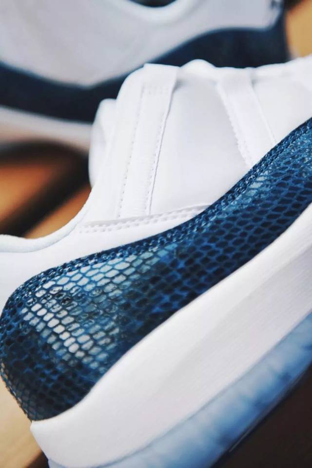 蓝蛇诱惑airjordan11retrolowlenavysnakeskinsoar限量发售