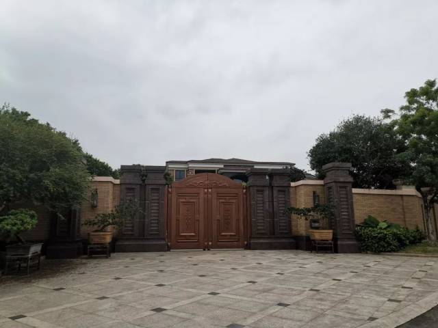 东莞有钱人的房子是啥样?光院子就有2000平!