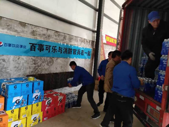 康师傅沈阳团队为棋盘山前线救火者慷慨