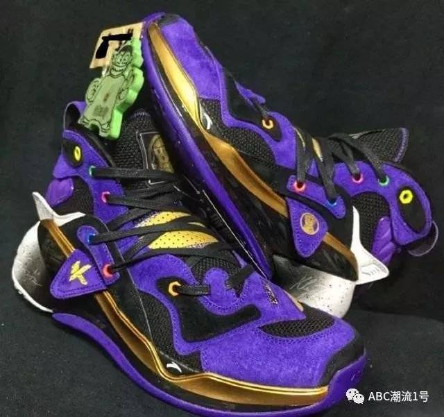 还记得之前小编和大家分享的女款kt4破坏灭霸鞋款,现在男版的kt4破坏