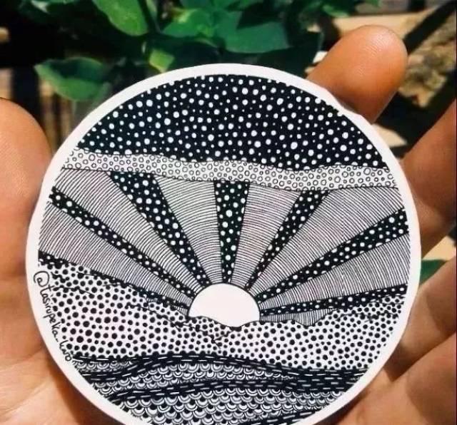 黑白线描下的世界名画,居然这么好看!