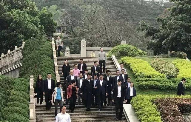 李嘉诚不投潮州把赚钱机会让给王健林,李嘉诚