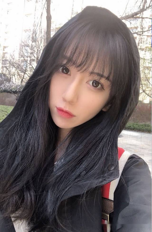 看到呆妹儿旧照,原来老女人也年轻过!