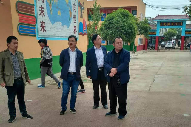 邓州市市委常委,副市长董庸昌莅临十林指导工作