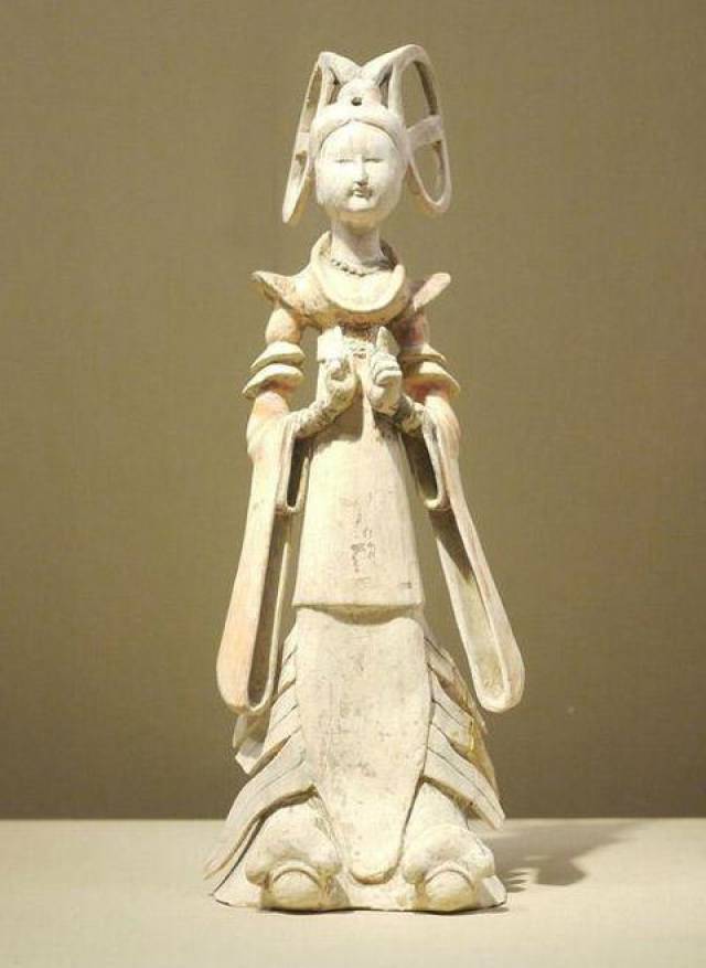 陶俑艺术的黄金时代——唐彩绘双环望仙髻舞女俑_搜狐网